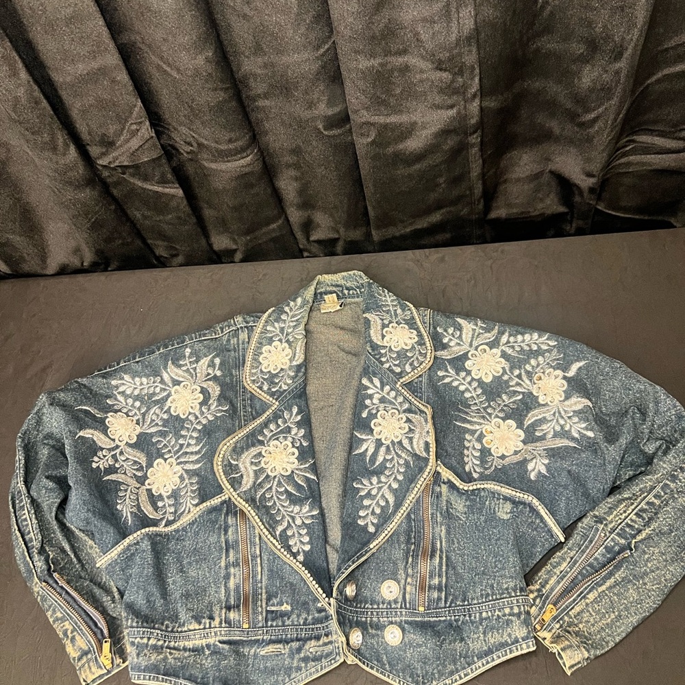 Vintage America Blue Denim Jacket with White Floral Embroidery